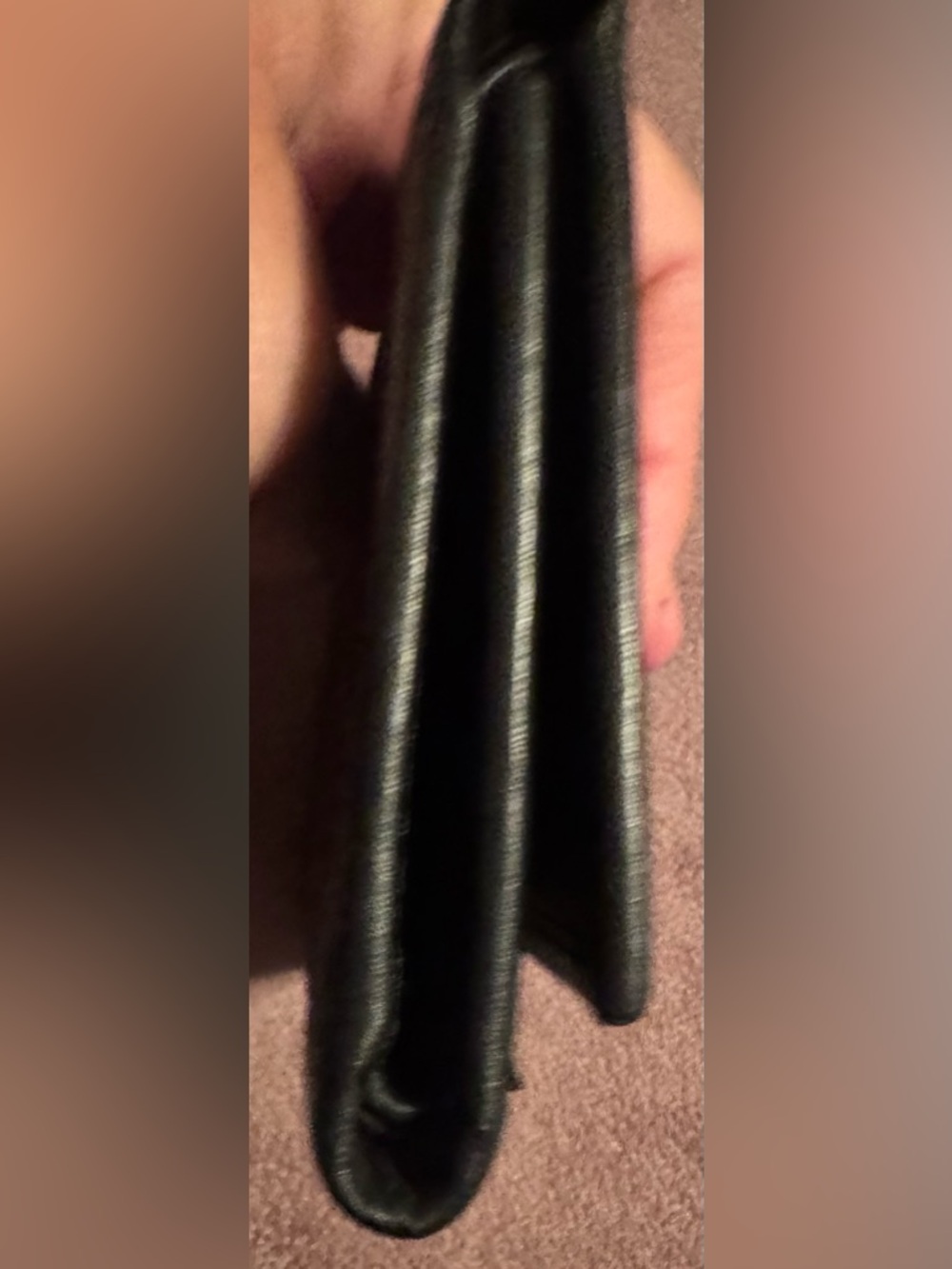 Dakota Black Leather Trifold Wallet - Picture 11 of 15